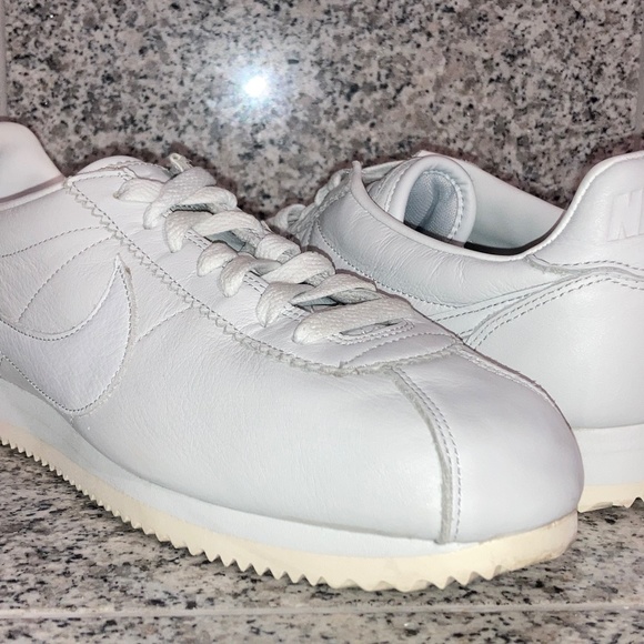 Nike cortez premium off white size 8.5 - Picture 1 of 9